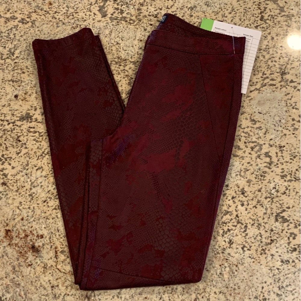 NWOT - Experience London Snakeskin Skinny